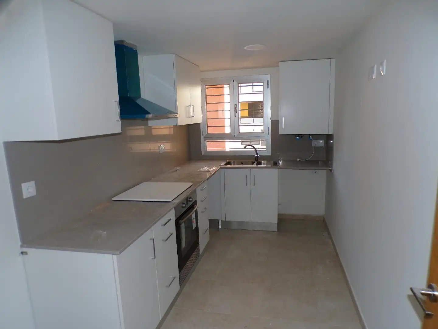 Cocina de Piso en venta en La Pobla Llarga con Piscina
