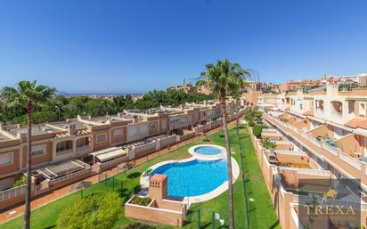 Exterior view of Single-family semi-detached for sale in  Almería Capital  with Air Conditioner and Terrace