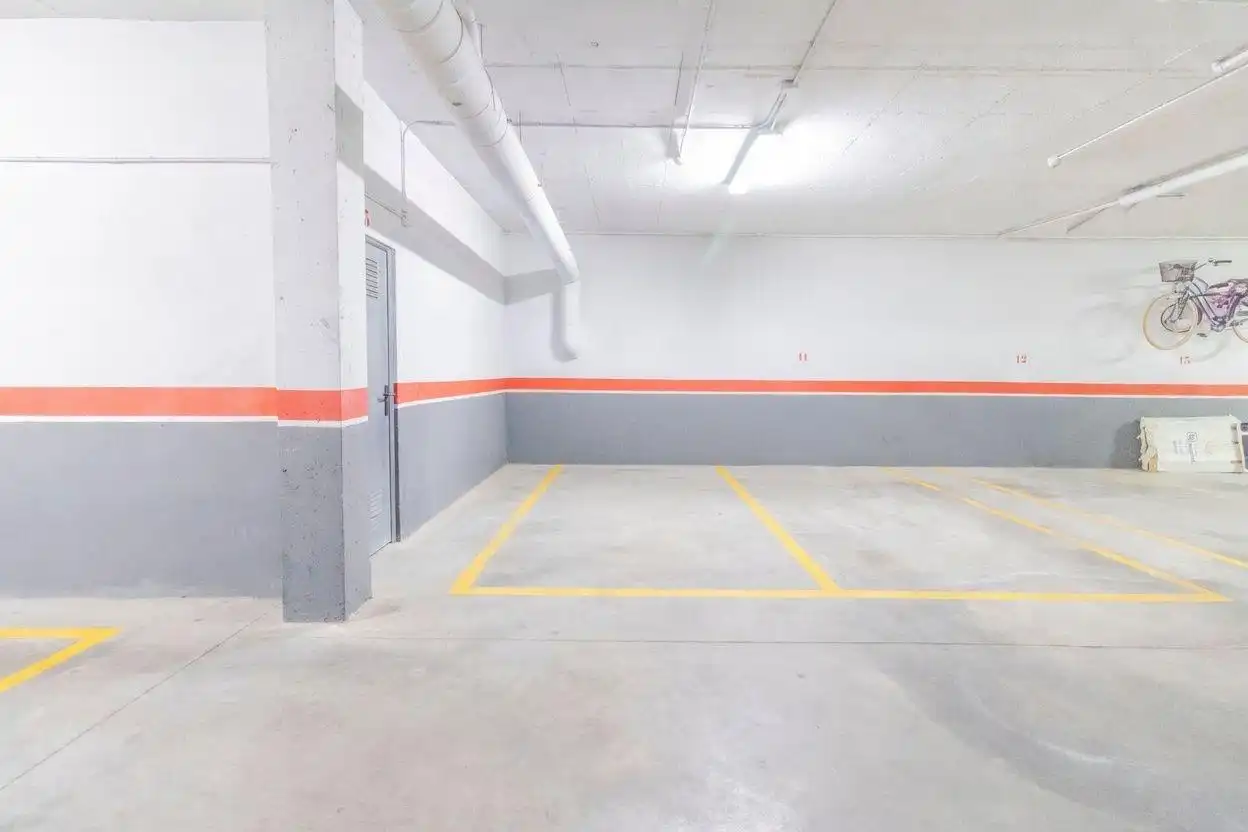 Parking of Flat for sale in Faura  with Air Conditioner and Heating