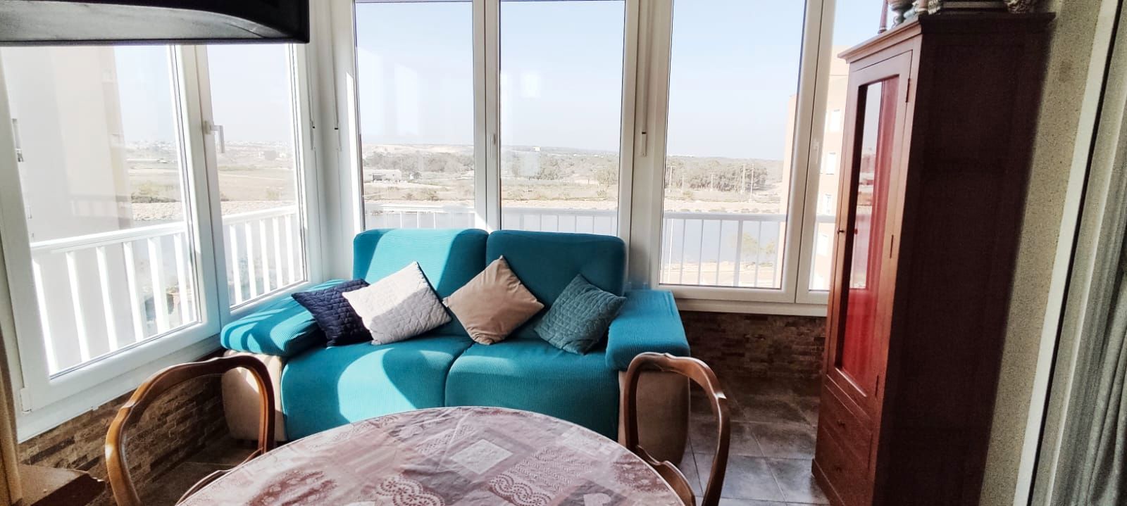 Living room of Flat for sale in Guardamar del Segura  with Air Conditioner, Terrace and Oven