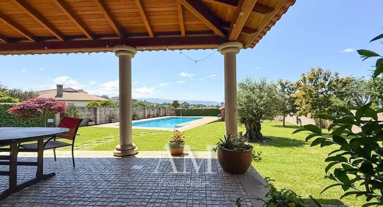 Jardí de Casa o xalet en venda en Vigo  amb Calefacció, Jardí privat i Terrassa