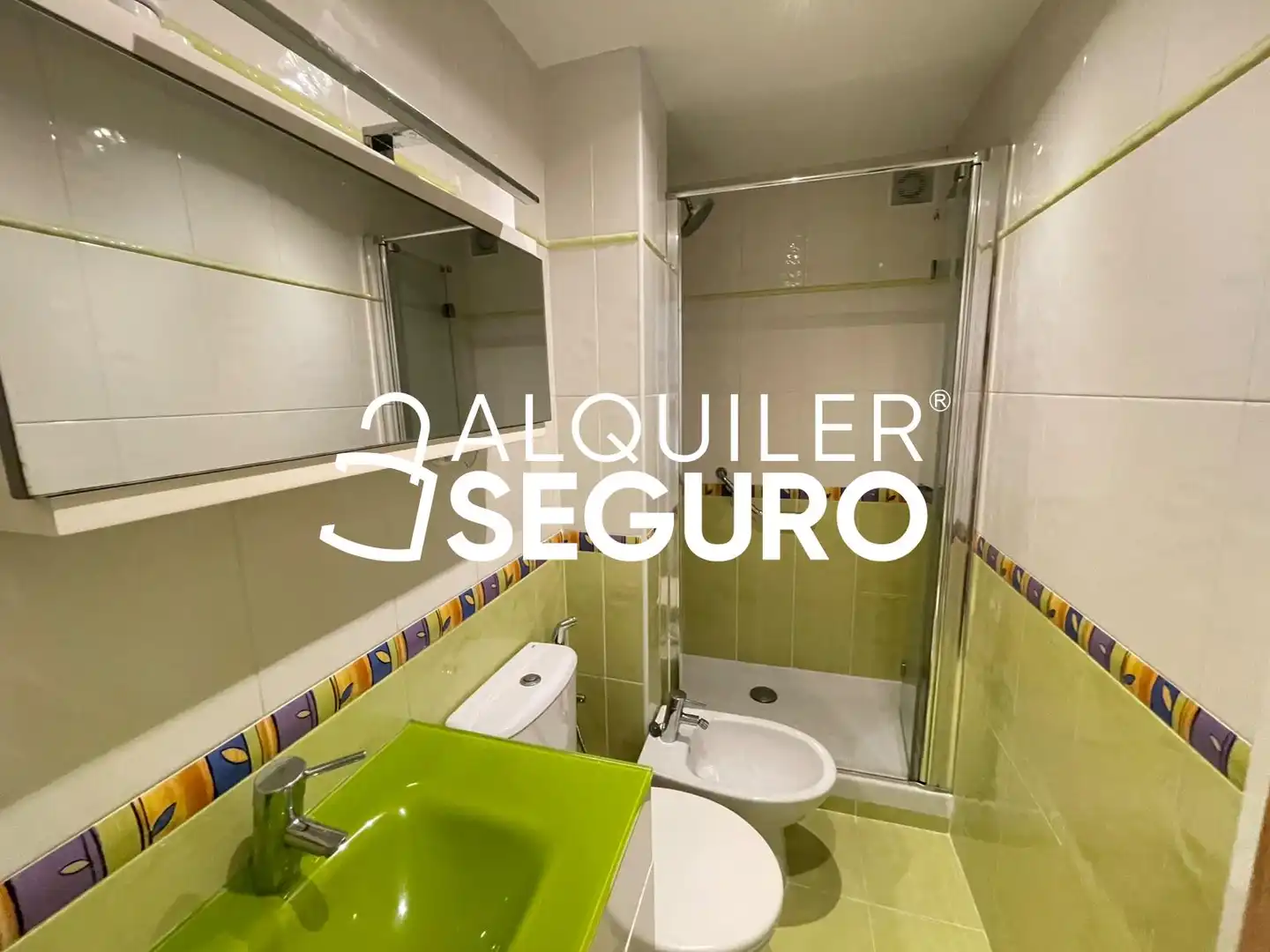 Baño de Piso de alquiler en Madrid con Aire acondicionado, Calefacción y Amueblado