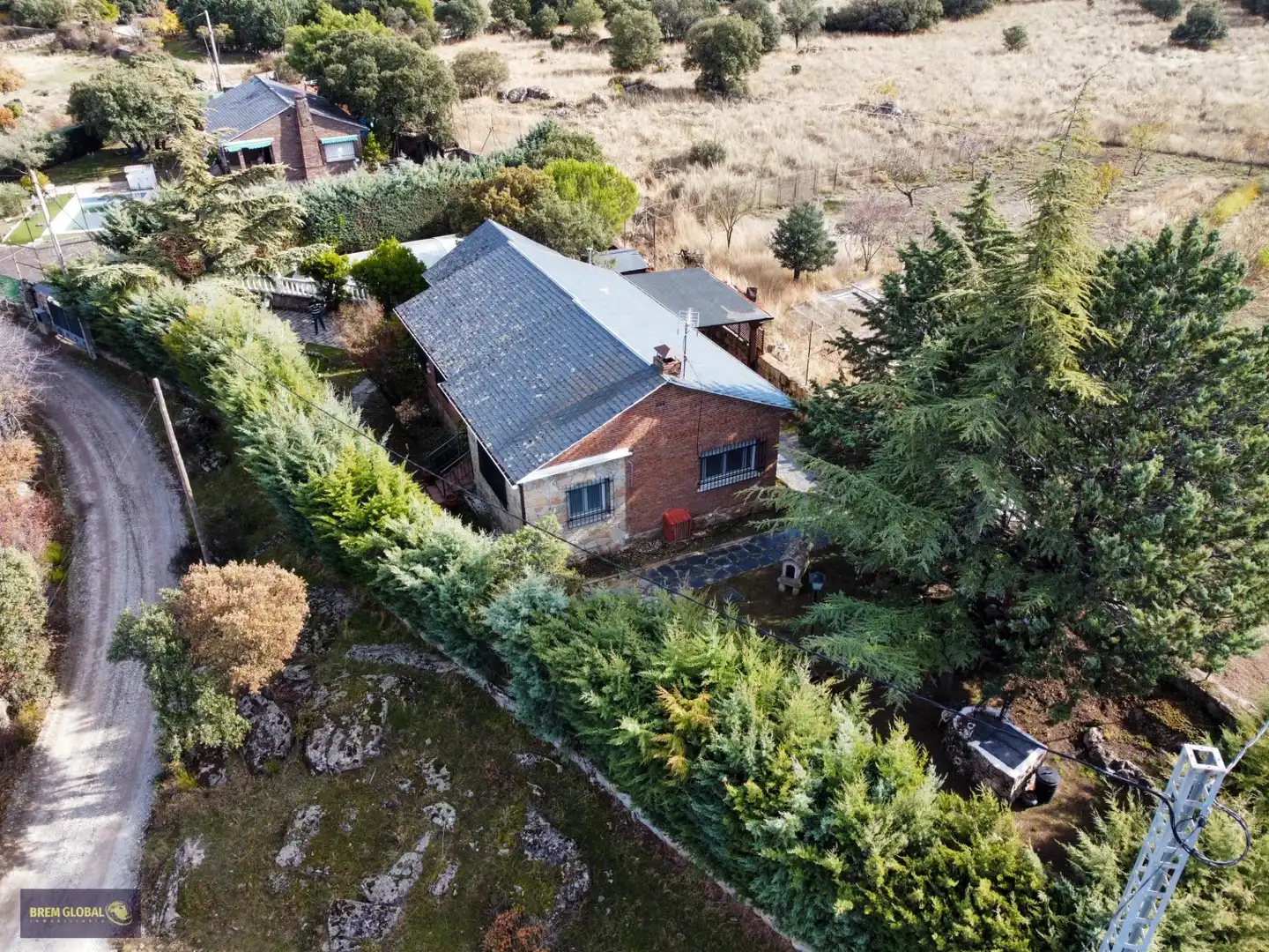 Vista exterior de Casa o xalet en venda en La Cabrera amb Jardí privat, Terrassa i Traster