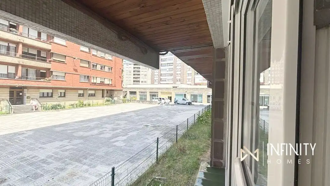 Vista exterior de Piso de alquiler en Bilbao  con Calefacción