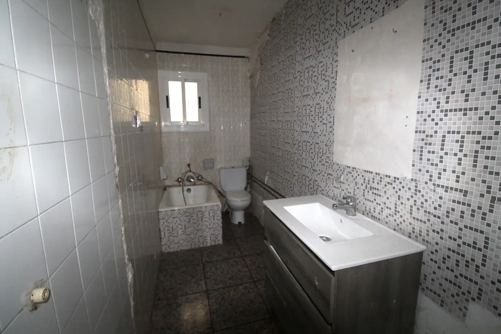 Bathroom of Flat for sale in Mollet del Vallès