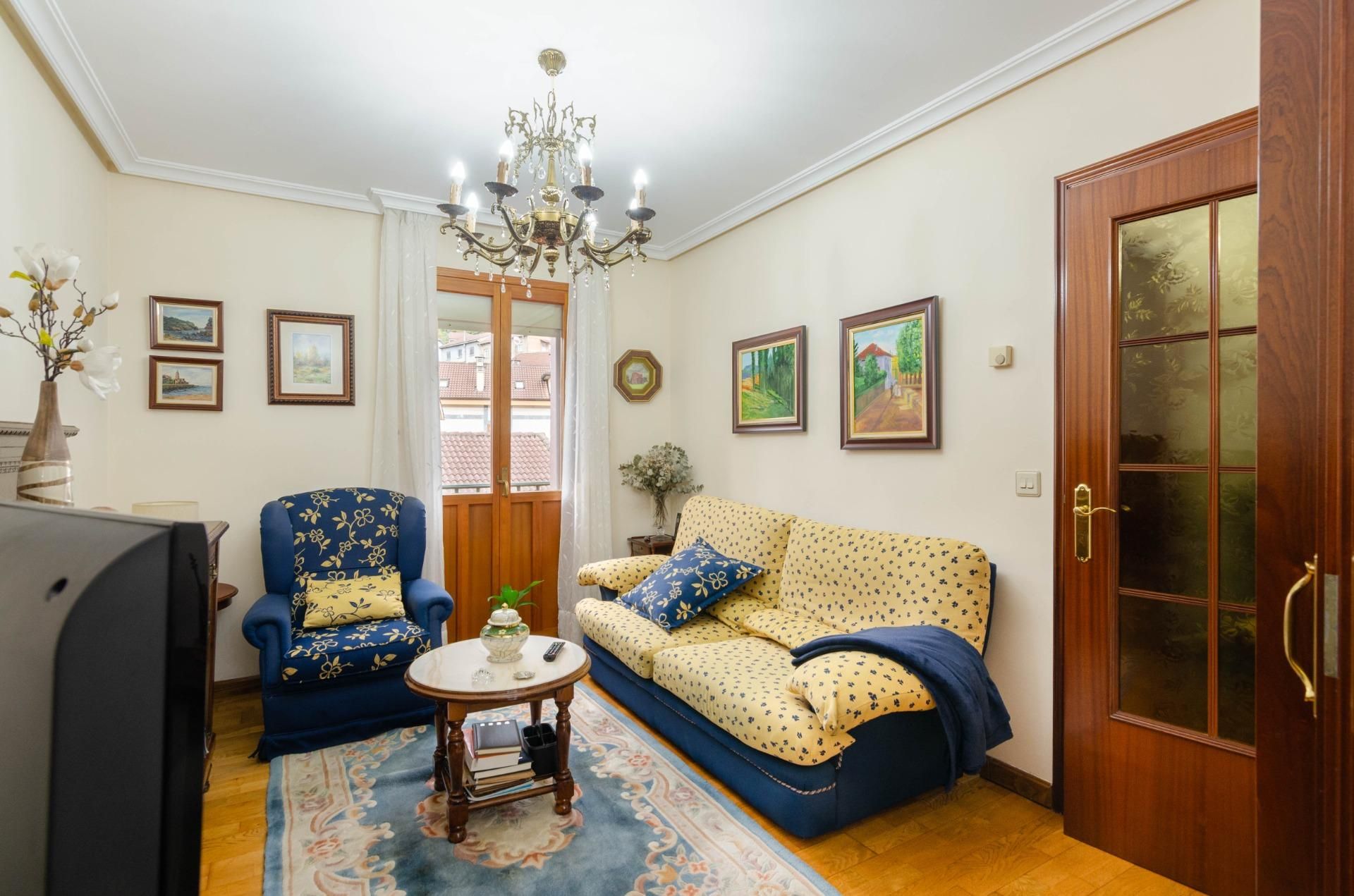 Sala de estar de Dúplex en venta en Mieres (Asturias) con Amueblado y Balcón