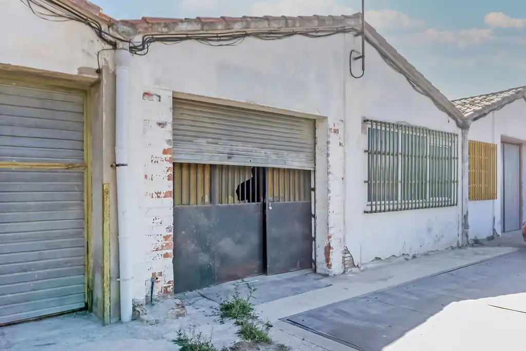 Vista exterior de Nave industrial en venta en Sant Vicenç de Castellet