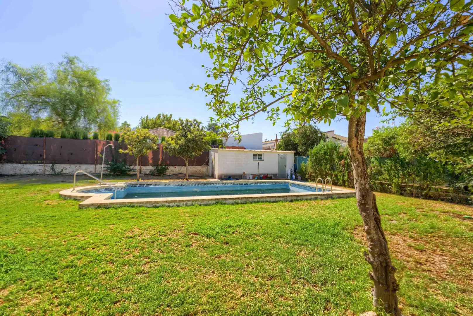Xalet amb piscina en venda a Carmona