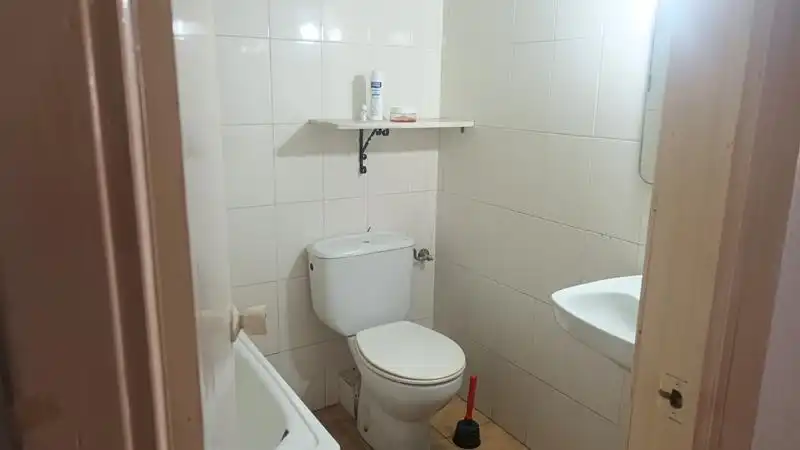 Badezimmer von Geschaftsraum zum Verkauf in Manilva