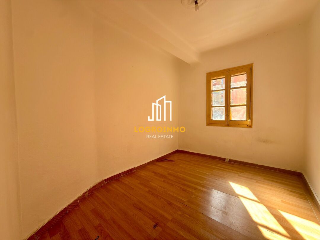 Habitación de Piso en venta en  Logroño