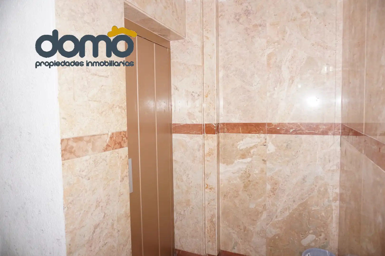 Piso en venta en Almería con Amueblado y Balcón