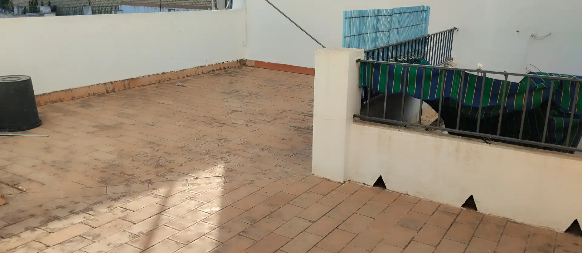 Chalet con terraza en venta en Avenida Reyes Católicos