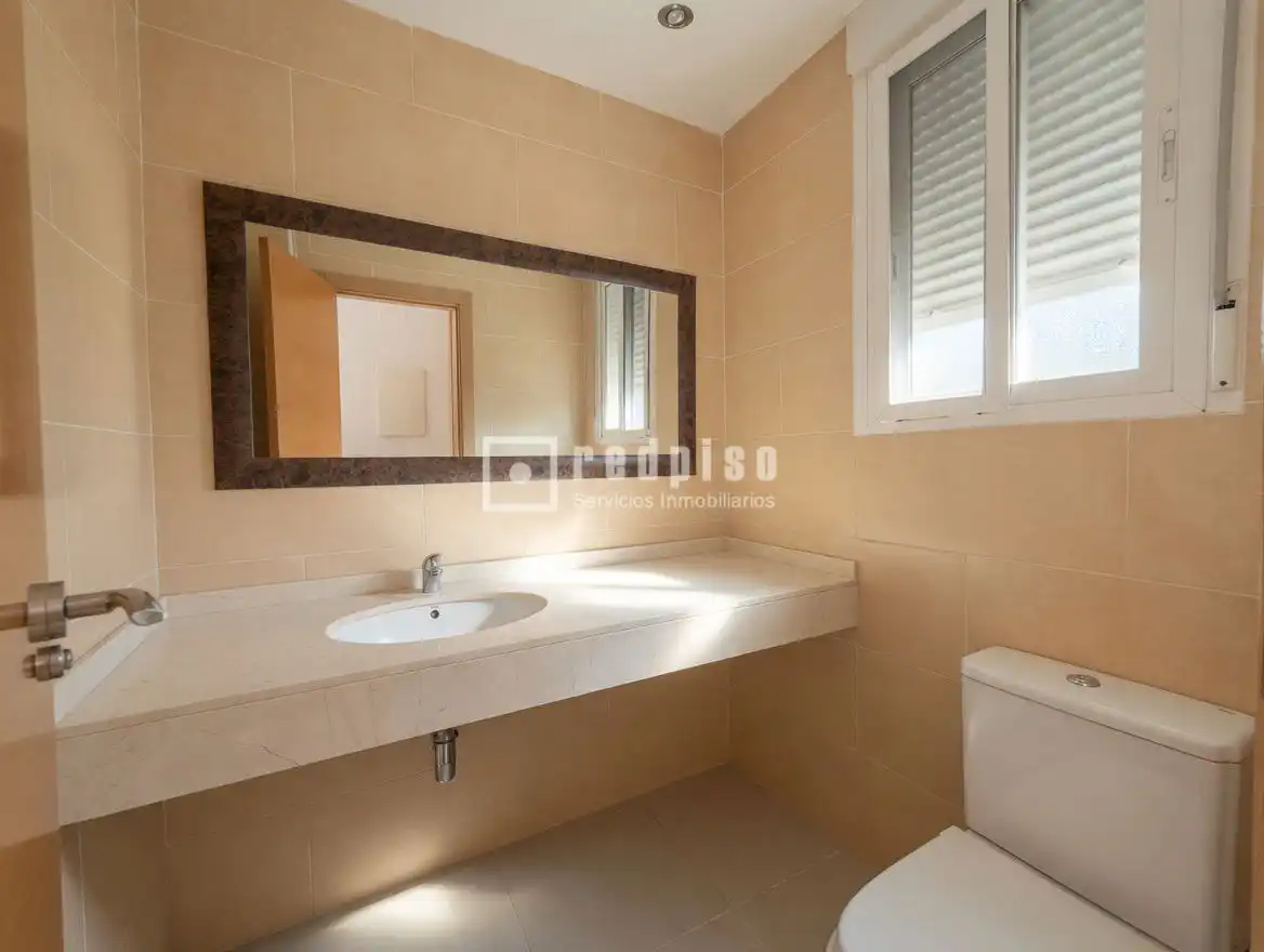 Bany de Casa o xalet en venda en Camarena amb Aire condicionat, Calefacció i Terrassa