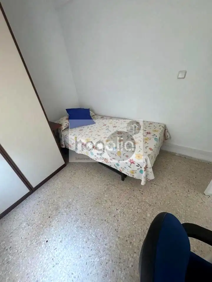 Bedroom of Flat for rent in Sevilla  with Air Conditioner, Terrace and Furnished