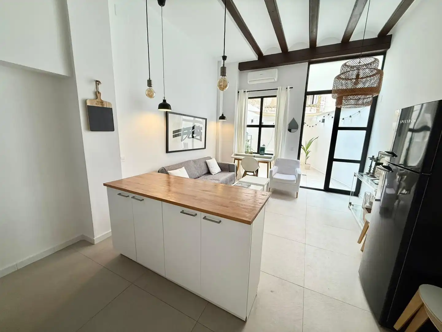 Sala d'estar de Planta baixa de lloguer en  Valencia Capital amb Aire condicionat, Terrassa i Moblat