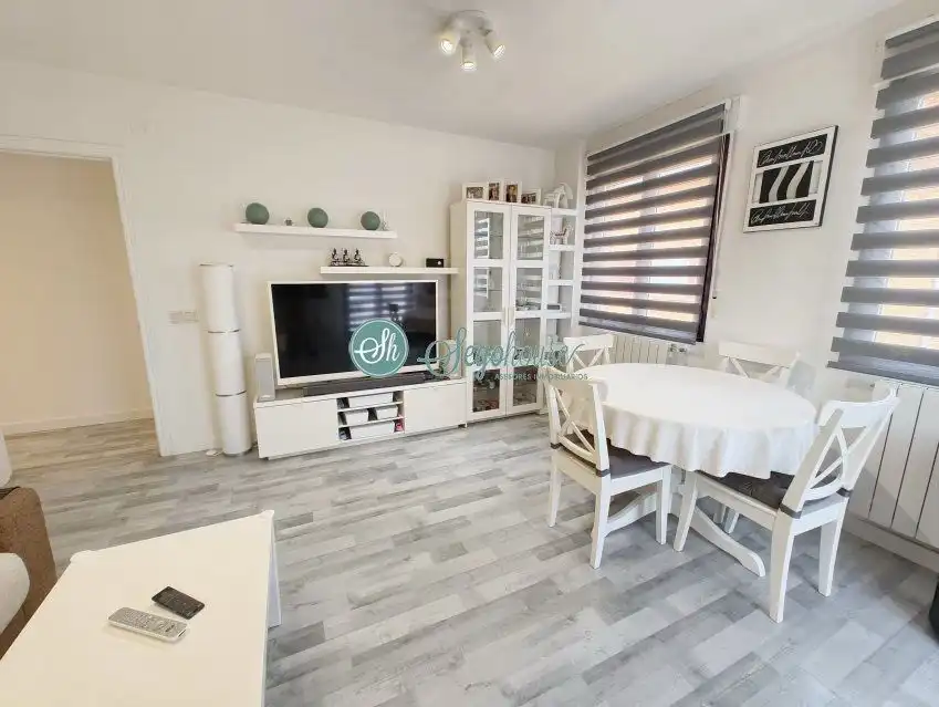 Sala de estar de Piso en venta en Torrecaballeros con Calefacción, Terraza y Amueblado