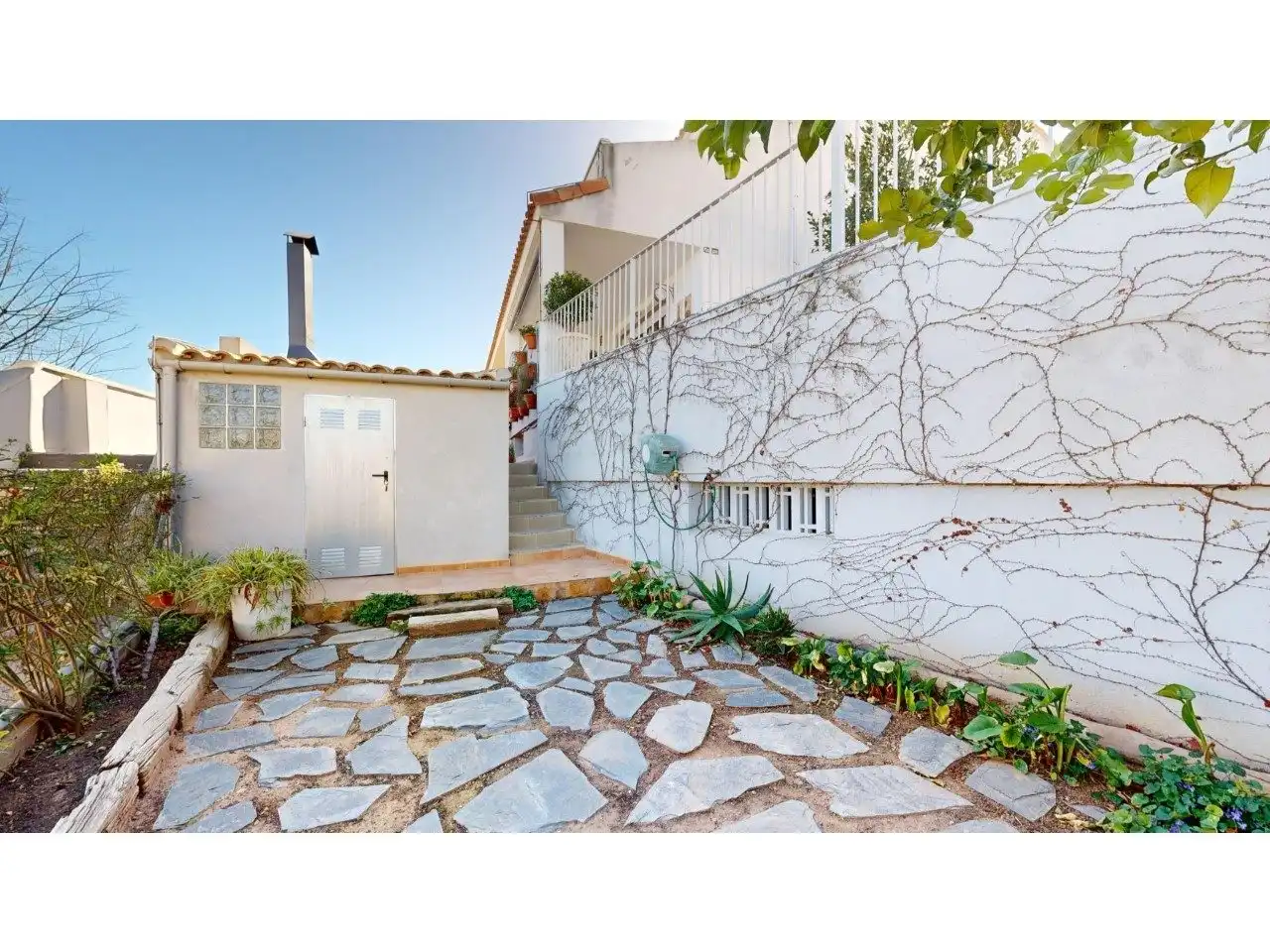 Vista exterior de Casa o xalet en venda en Turís amb Aire condicionat, Calefacció i Jardí privat