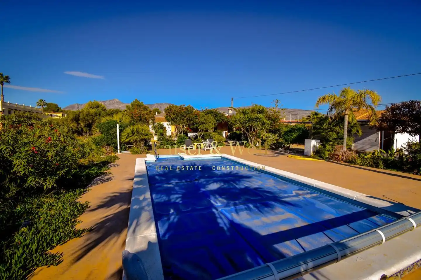 Vista exterior de Finca rústica en venda en Albatera amb Aire condicionat, Jardí privat i Piscina