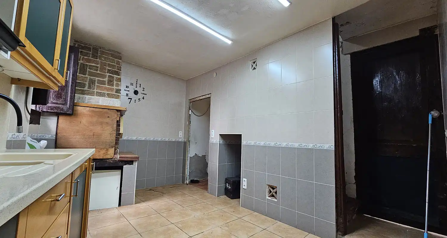 Cuina de Finca rústica en venda en Breda amb Calefacció, Jardí privat i Terrassa