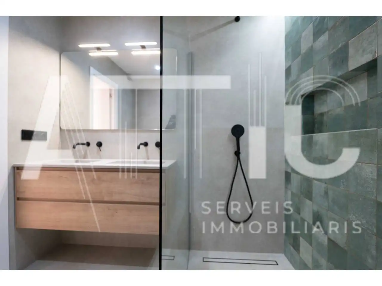 Baño de Piso en venta en Ripollet con Aire acondicionado, Parquet y Balcón