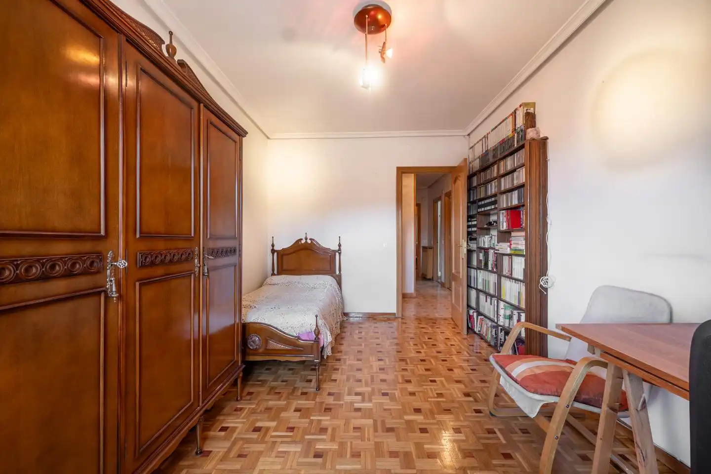 Dormitori de Pis en venda en Ávila amb Calefacció, Parquet i Terrassa