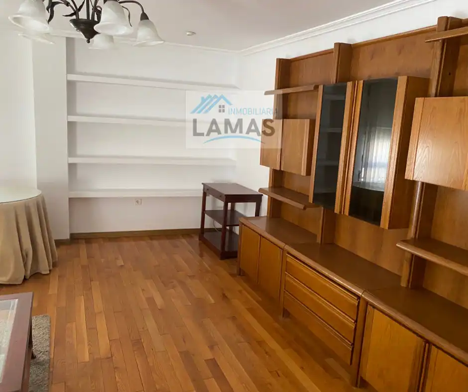 Maisonette zum Verkauf in Navalmoral de la Mata mit Klimaanlage, Heizung und Terrasse