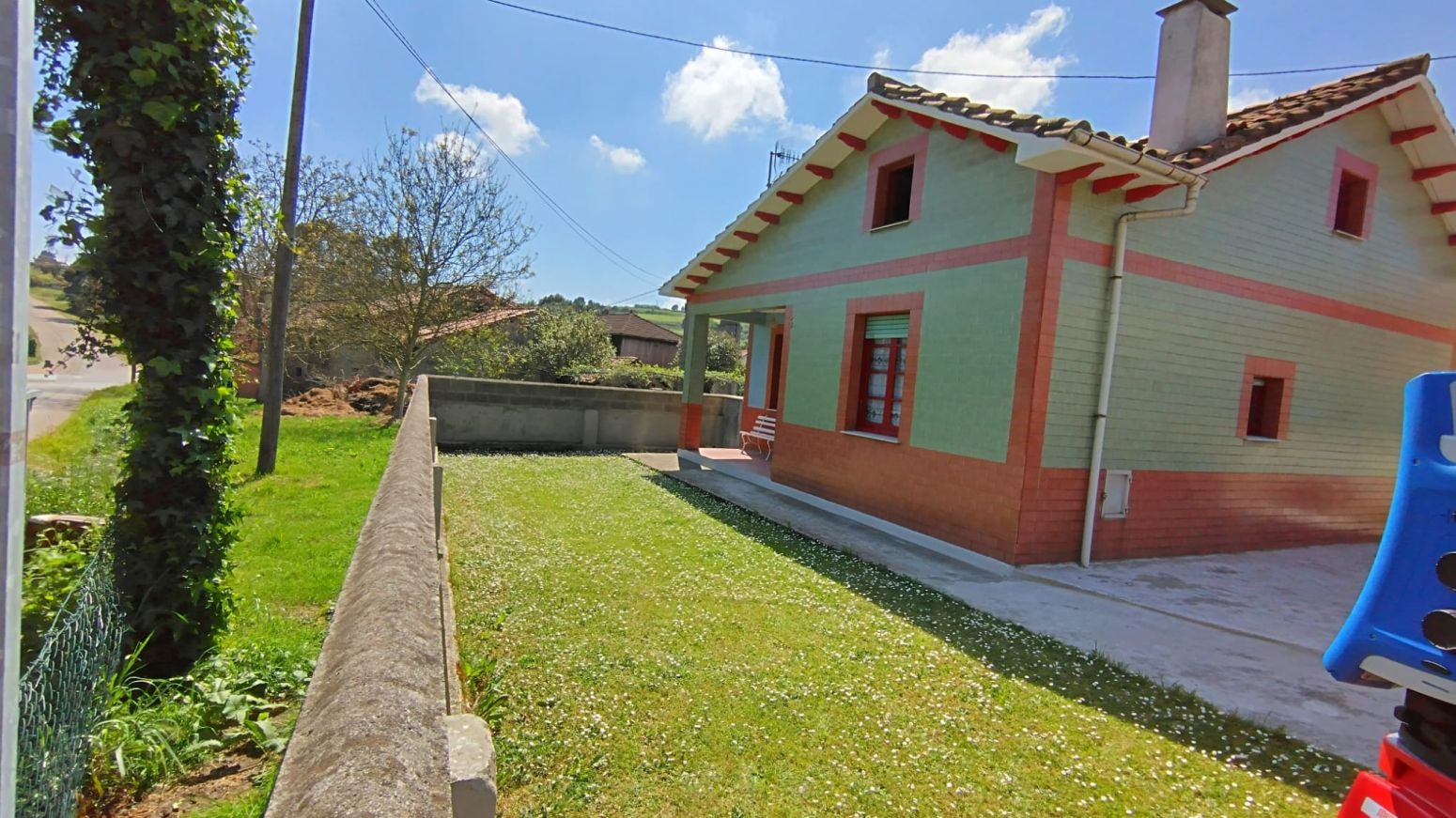 Vista exterior de Casa o xalet en venda en Corvera de Asturias