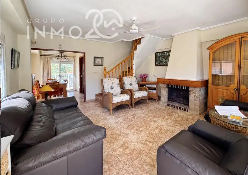 Sala de estar de Casa adosada en venta en Sueca con Aire acondicionado, Calefacción y Jardín privado