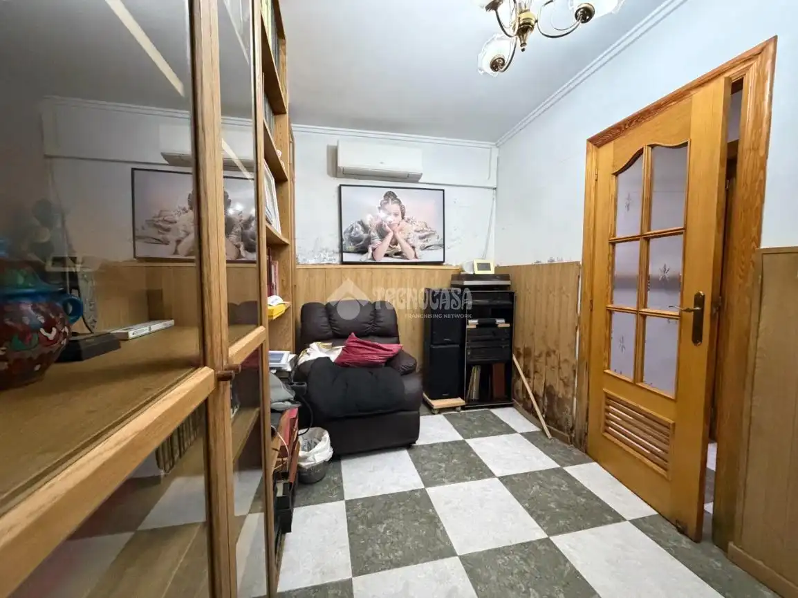 Casa adosada en venta en Xirivella con Aire acondicionado