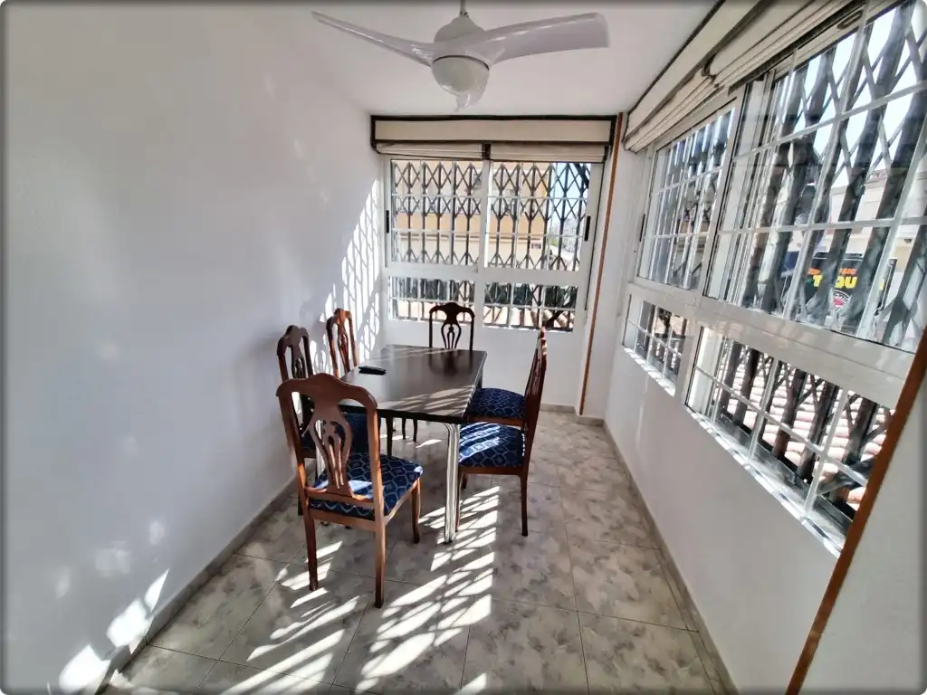Apartamento en venta en Piles