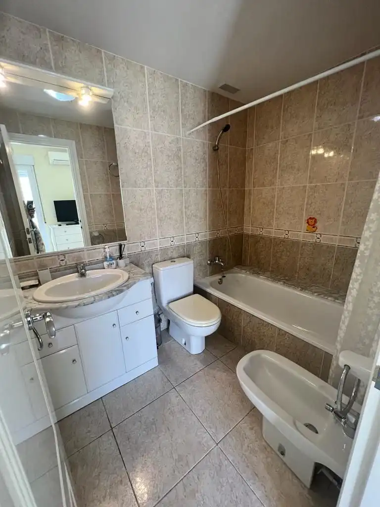 Baño de Casa adosada de alquiler en Els Poblets con Aire acondicionado, Calefacción y Jardín privado