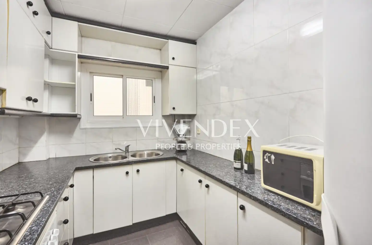 Cocina de Ático en venta en L'Hospitalet de Llobregat con Aire acondicionado, Calefacción y Terraza