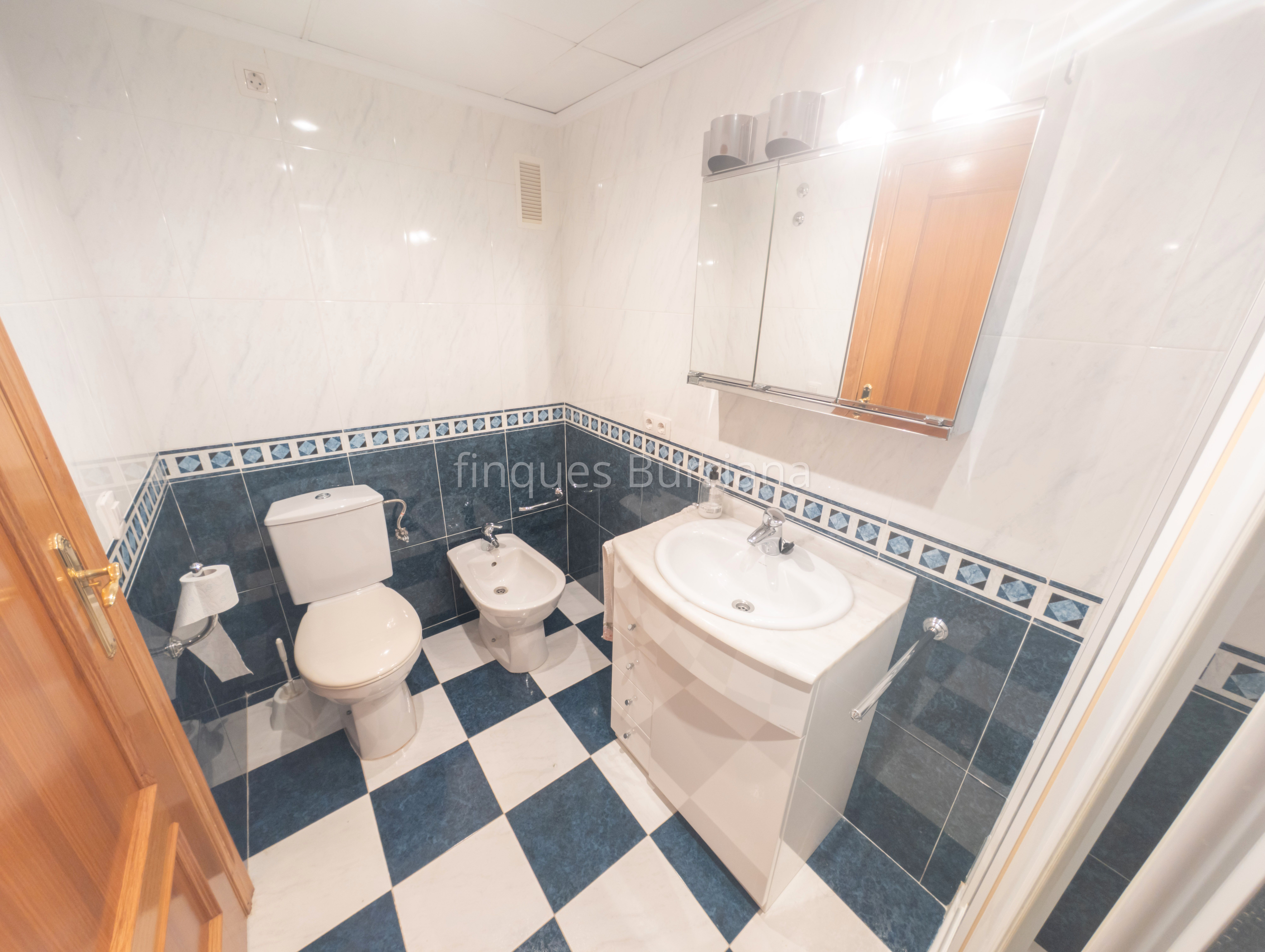 Bany de Pis de lloguer en Burriana / Borriana
