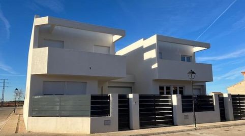 Foto 2 de Casa adosada en venta en Alpera, Albacete