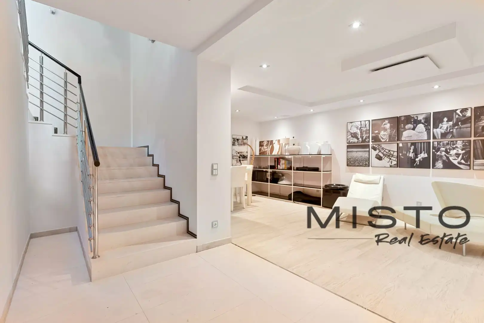 Terraced house with pool for sale in Calle Verdi-ur Sierra Blanca, imagen 2