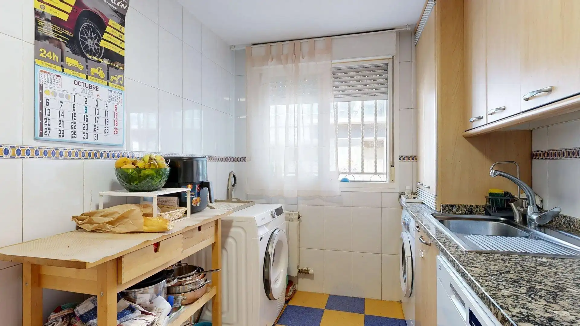 Cocina de Casa adosada en venta en Zaragoza con Calefacción, Jardín privado y Terraza