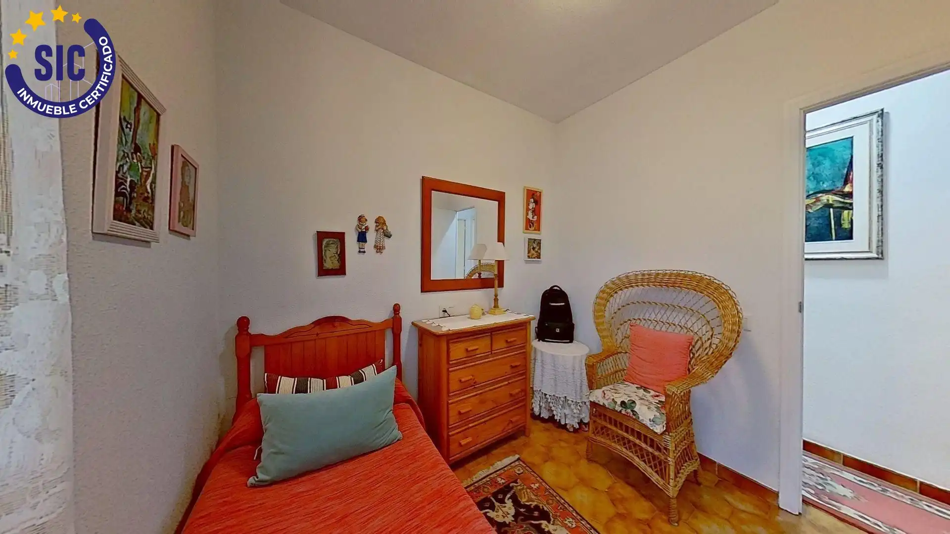 Dormitori de Casa o xalet en venda en Chiva amb Jardí privat, Terrassa i Traster