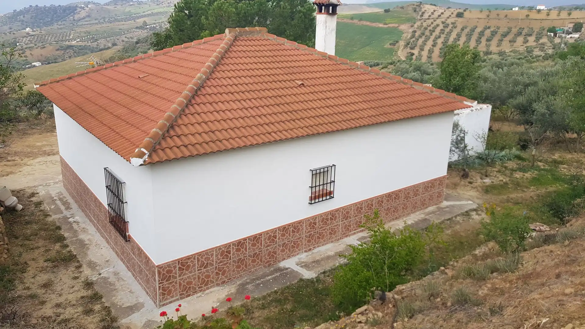 Vista exterior de Finca rústica en venda en Almogía amb Terrassa