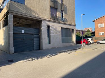 Business premises for sale in Carrer de Salvador Casanova I Grané 4