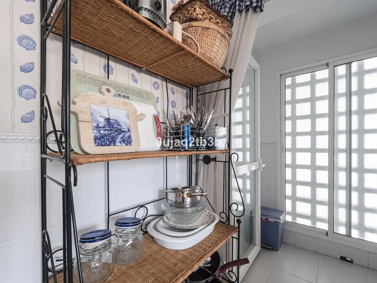 Cuina de Apartament en venda en Marbella amb Aire condicionat, Terrassa i Traster