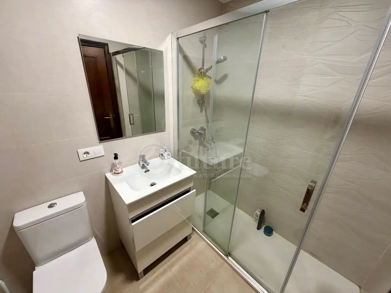 Badezimmer von Wohnung zur Miete in Salamanca mit Heizung und Möbliert