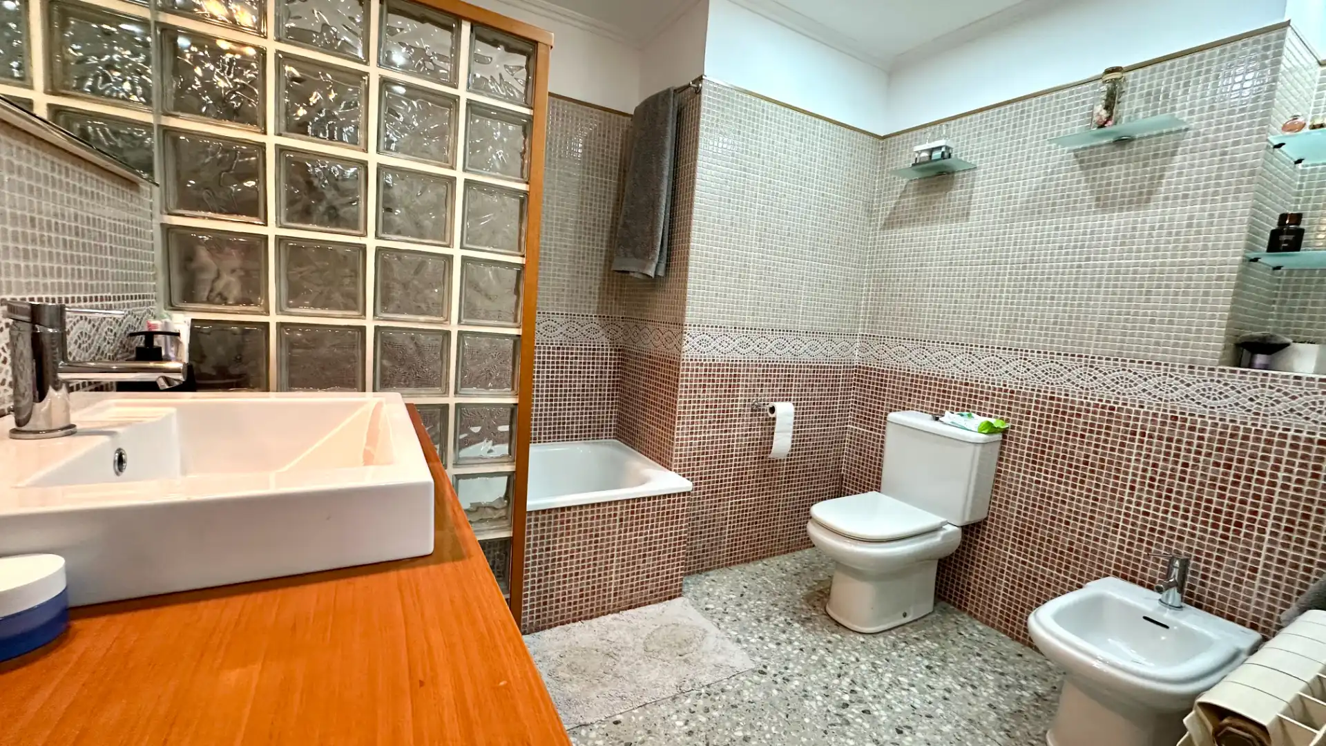 Flat with terrace for sale in Can Clos - Pinetons, imagen 9