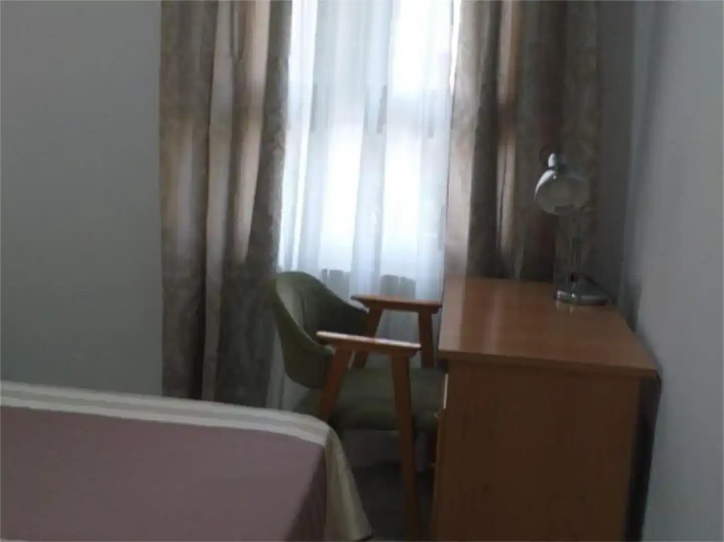 Schlafzimmer von Erdgeschoss zur untervermieten in Madrid mit Klimaanlage und Möbliert