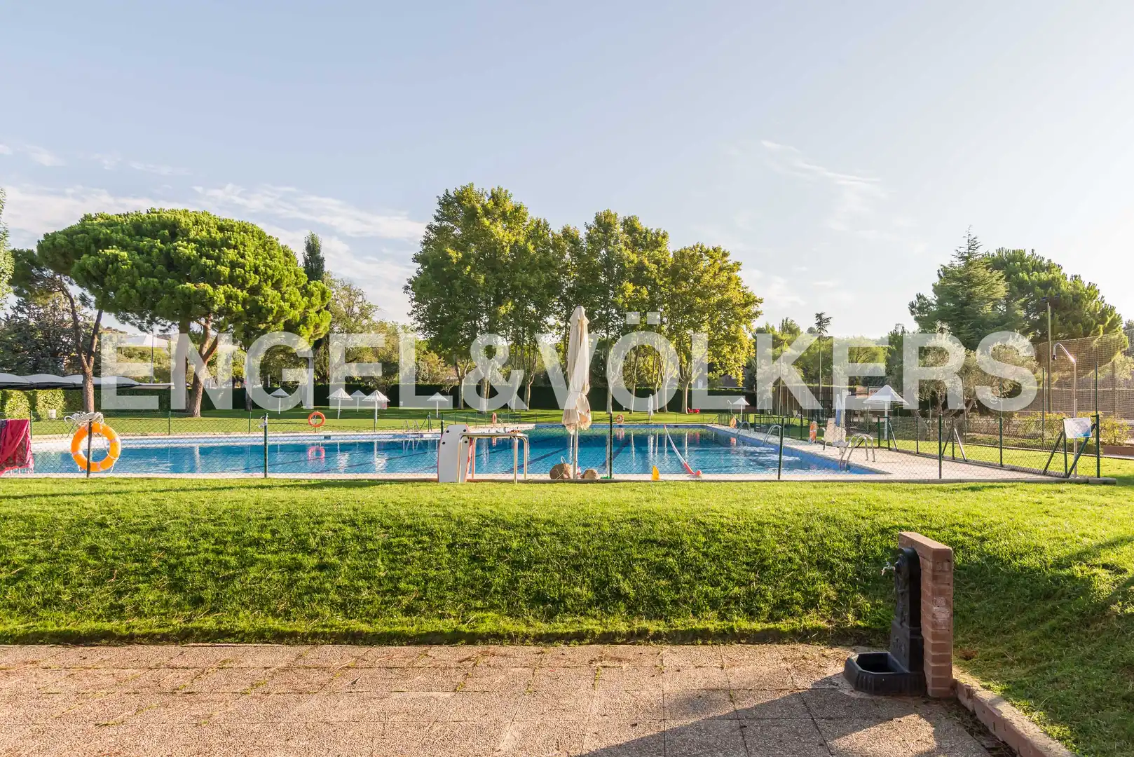 Piscina de Casa o chalet de alquiler en Las Rozas de Madrid con Aire acondicionado, Calefacción y Jardín privado