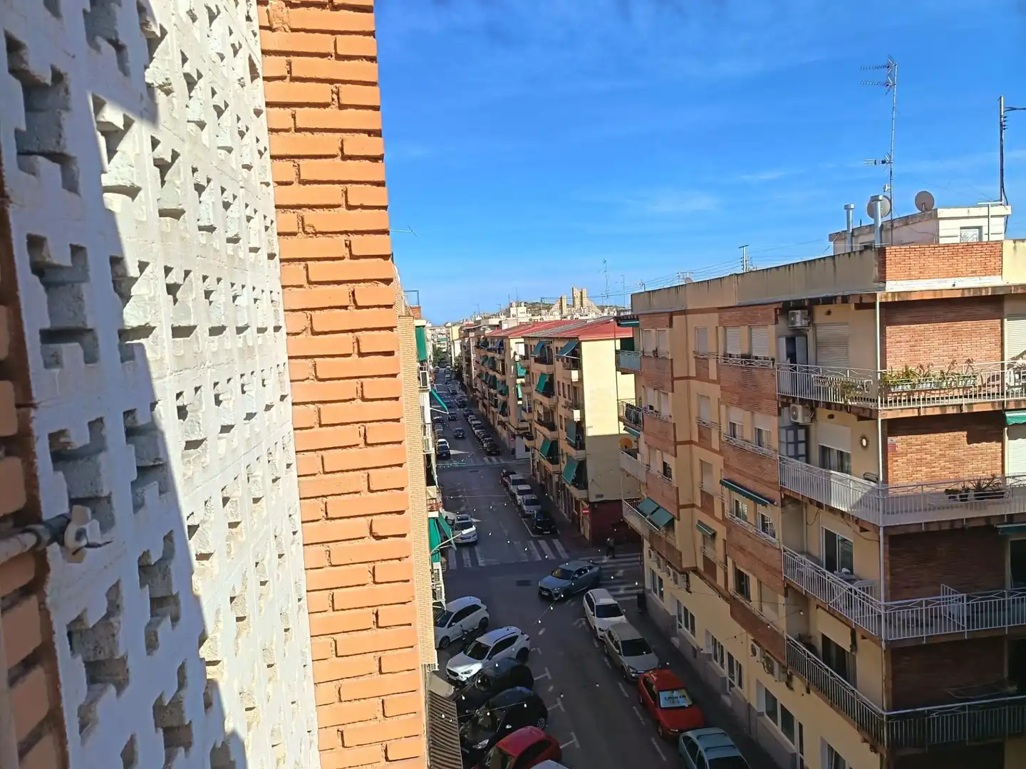 Vista exterior de Pis en venda en Alicante / Alacant amb Aire condicionat, Jardí privat i Terrassa