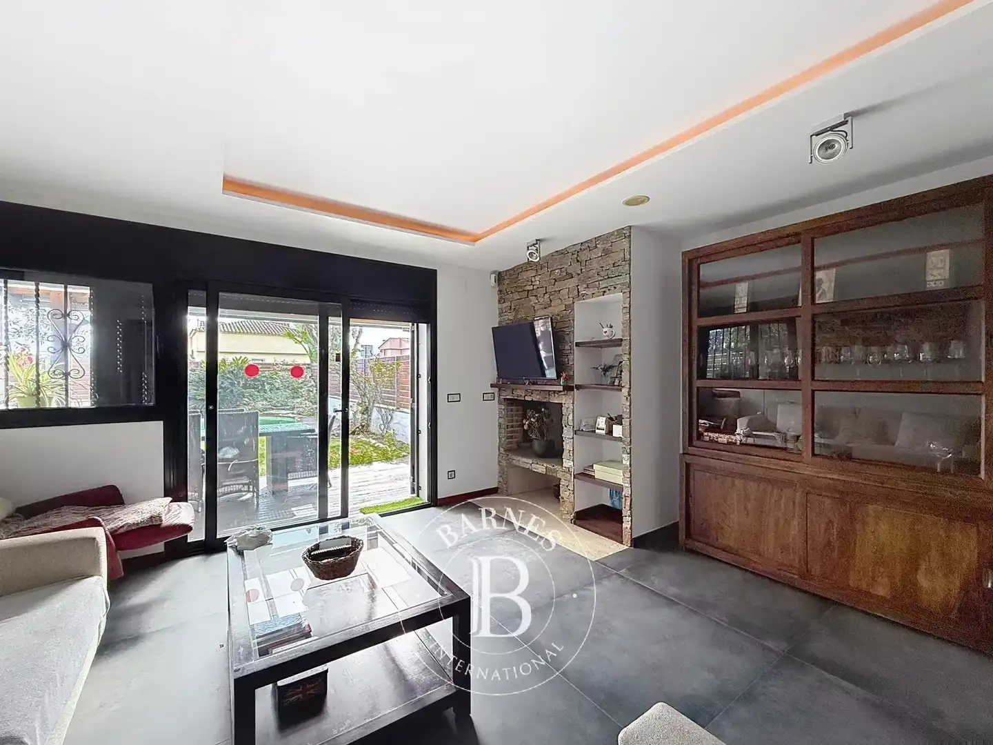 Sala d'estar de Casa o xalet en venda en Santa Susanna amb Aire condicionat, Calefacció i Jardí privat