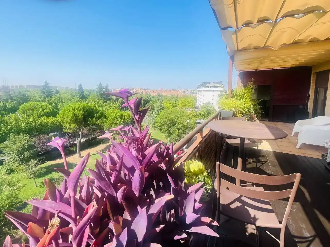 Terraza de Ático de alquiler en  Madrid Capital con Aire acondicionado y Piscina