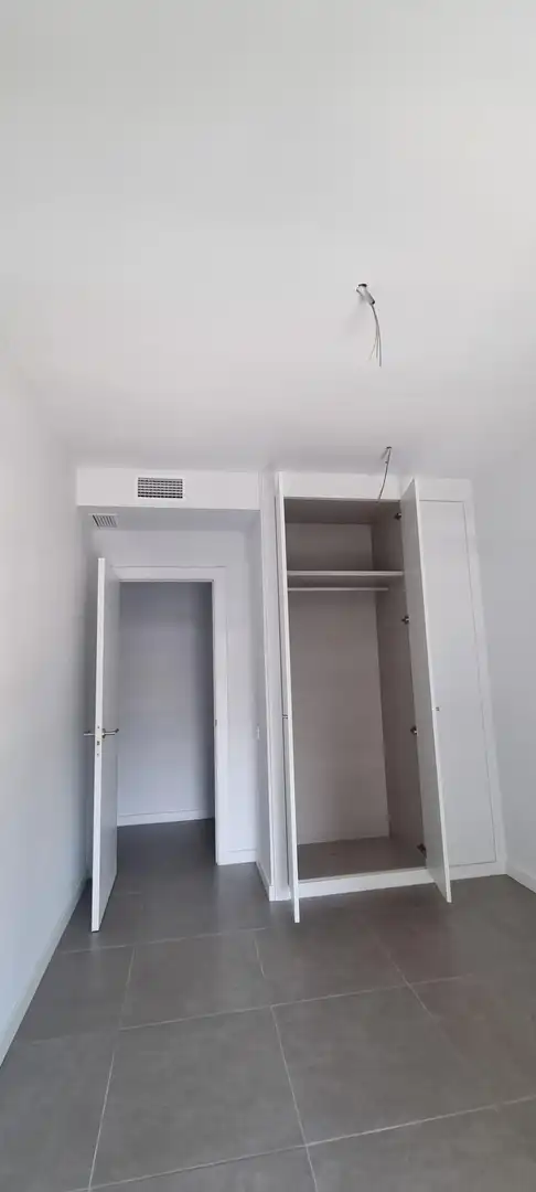 Habitación de Piso en venta en Sevilla con Aire acondicionado, Jardín privado y Terraza