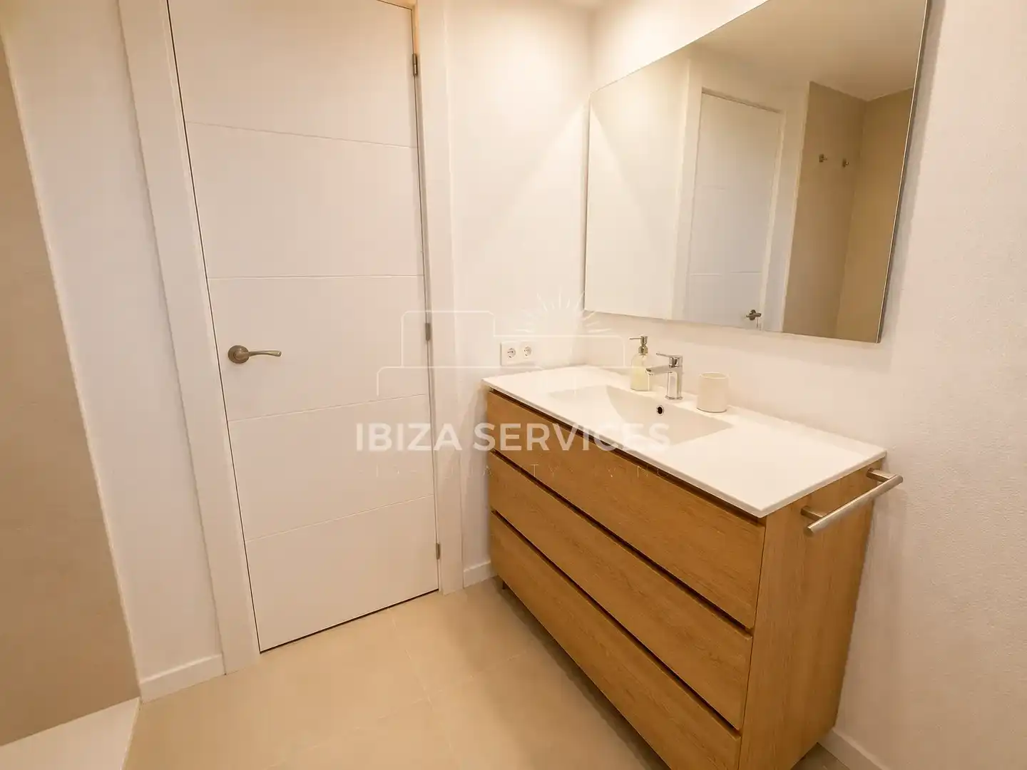 Baño de Casa o chalet de alquiler en Santa Eulària des Riu con Aire acondicionado, Jardín privado y Piscina