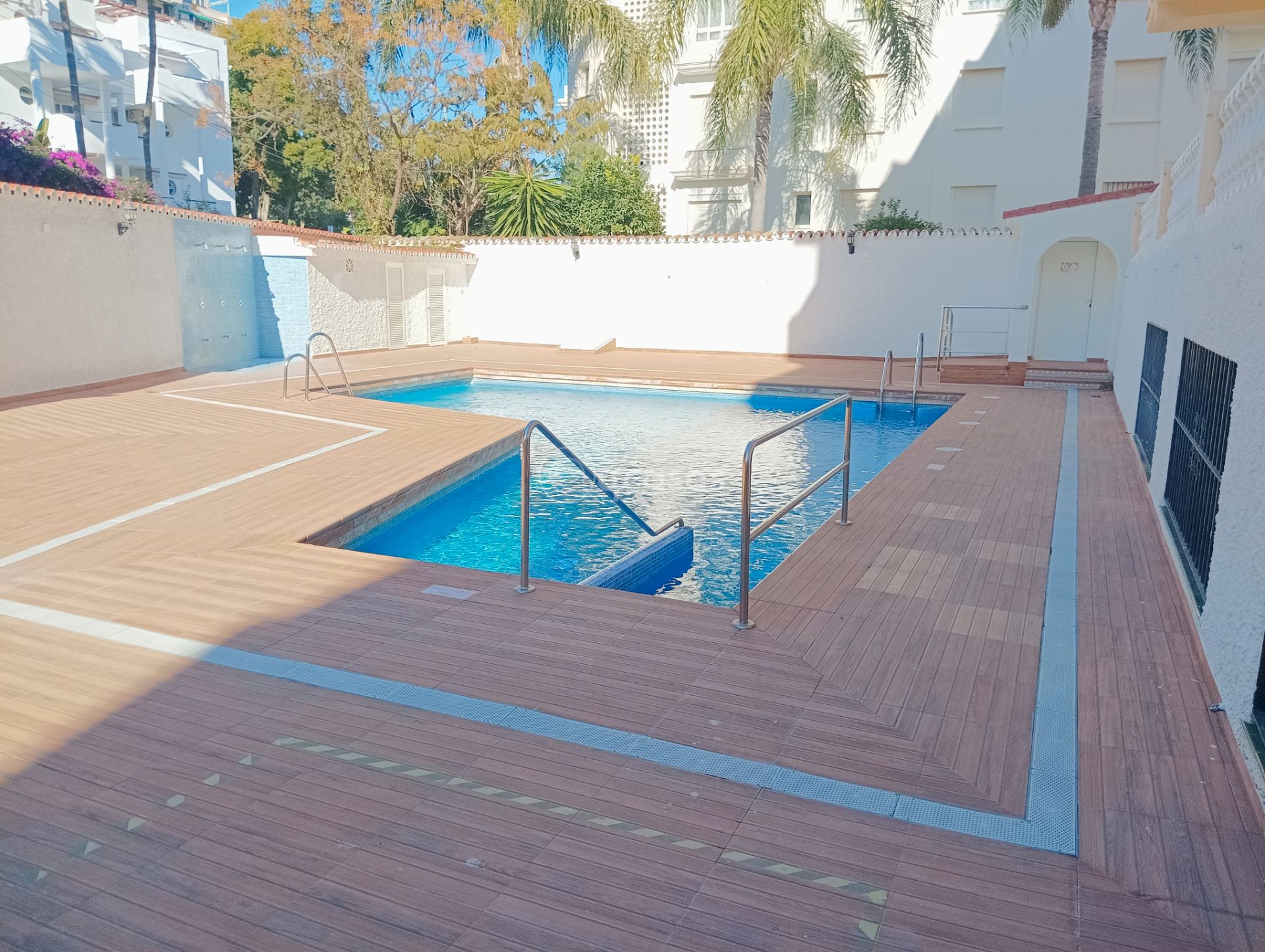 Piscina de Planta baixa en venda en Torremolinos amb Aire condicionat, Moblat i Forn